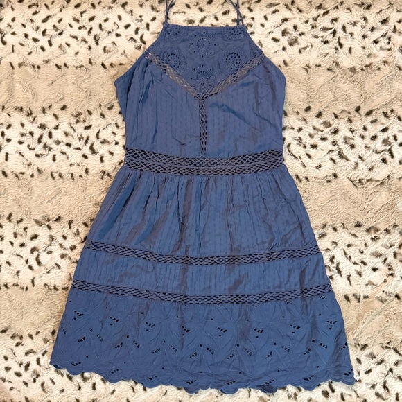 Abercrombie & Fitch Women’s Blue Tiered Lacey Floral Halter Sundress - Picture 9 of 9